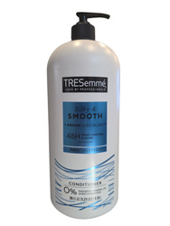 TRESemme' Silky & Smooth  Conditioner 1,15 l - Wygładzający balsam do włosów